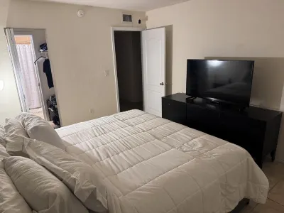 Charming 1-bedroom condo with WiFi and AC in brilliant Miami Hotel in zona The Falls