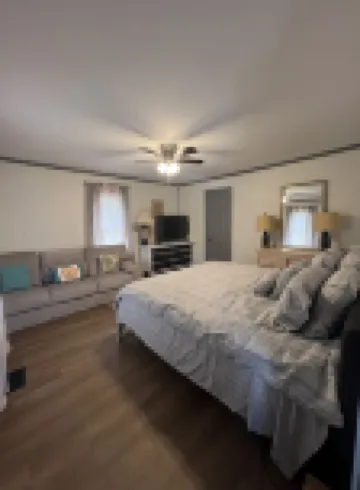 Perfect, huge, relaxing, and peaceful house located 10 min. of from the city.