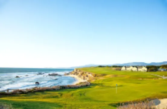 Breathtaking Oceanfront Beach House with Barbecue and Hot-tub in Pacifica, California