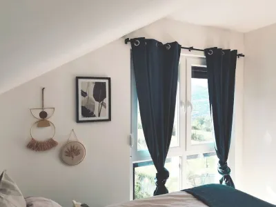 Luxurious villa surrounded by greenery with breathtaking views of the city Hotel a 