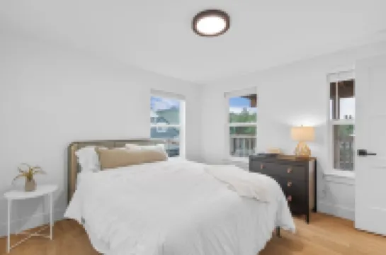 Seaside Pura Vida Villa steps from beach and bike path in the heart of Seaside!