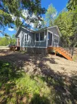 The Lily Pad: Newly Renovated, Lakefront Retreat on Shawano Lake, Sleeps 6