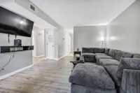 Southern Comfort: 2BD/2BA near Downtown Columbia