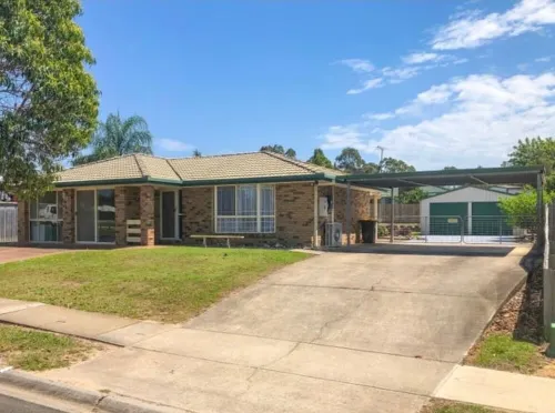 Family home in the heart of Burpengary- Pet Friendly & Ducted Aircon!