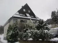 "Beautiful living" in a cozy vacation apartment with panoramic views Liebesbankweg 주변 호텔