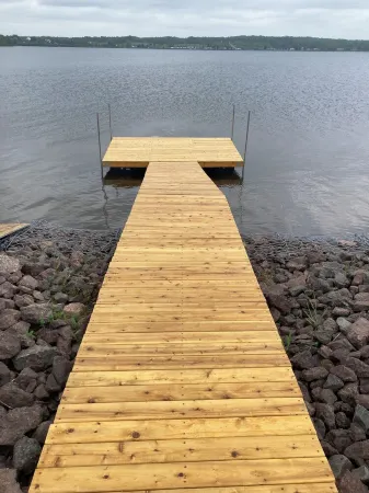 Beautiful Waterfront Retreat