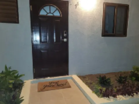 Tranquil 2-Bedrooms Townhome Hotels in Discovery Bay