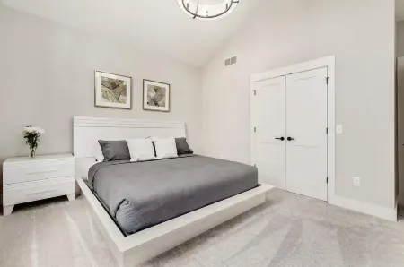 Garage Parking - Short North - Convention Отели рядом с достопримечательностью «Большой Колумбийский Конвенционный Центр»