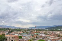 Espectacular Casa Cerca a Parques Temáticos, Ideal Para Familias Hotels in Aranjuez