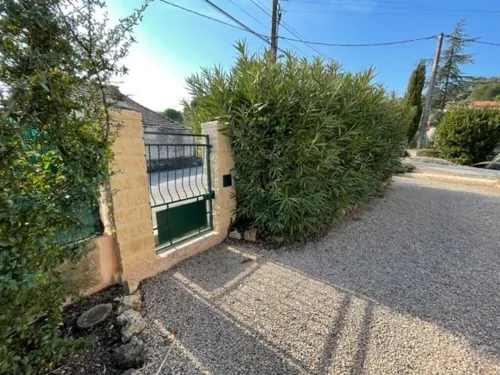 Pleasant villa with private pool and 3 bedrooms Hotels in Taradeau