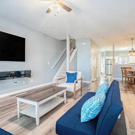 4-bedroom townhome in marvelous Conyers with WiFi, AC