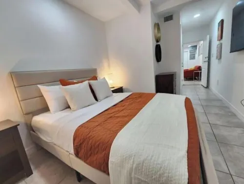 Renovated College Park 3/2 Sleeps10 close to WP