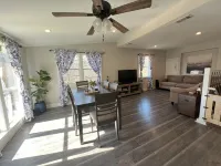 The Once - Lake Oasis Hotels in Jonestown