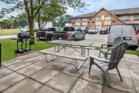 Comfort Inn - parking