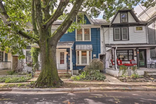 Charming Lambertville Retreat - 1 Mi to River! - 3-Star