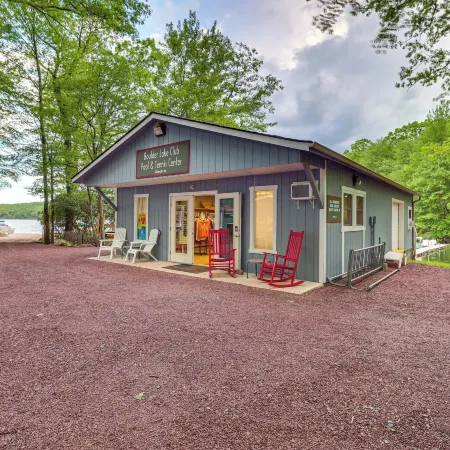 Near Big Boulder Mtn! Home w/ Fireplace & Games