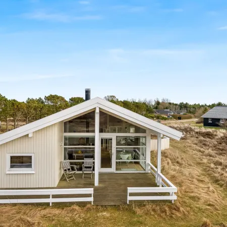 "Ferdine" - 1.5km from the Sea