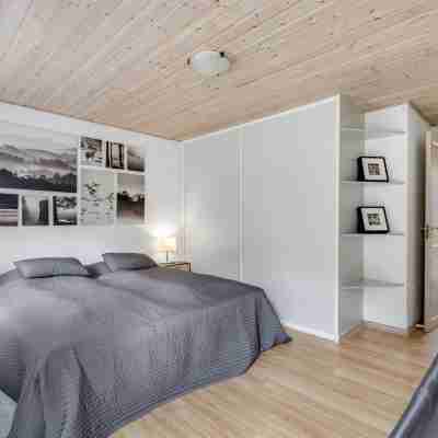 "Marlise" - 2.5km from the Sea Rooms