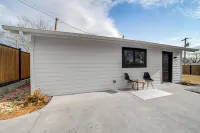 Central & Modern Studio w/ Workspace in Owasso! - Wifi