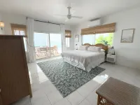 Caribbean Rhapsody Villa, Oceanfront Island Harbour Anguilla!! Hotels in Island Harbour