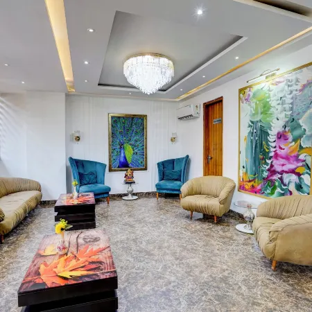 The Grace Hotel Отели рядом с достопримечательностью «Офис IndiGo»