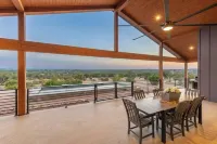 Johnson City Limits Panoramic Hill Country Views!