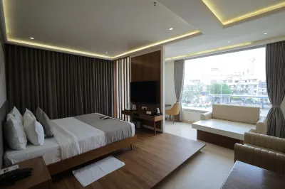 Sundha Hotel Отели рядом с достопримечательностью «VanKavach»