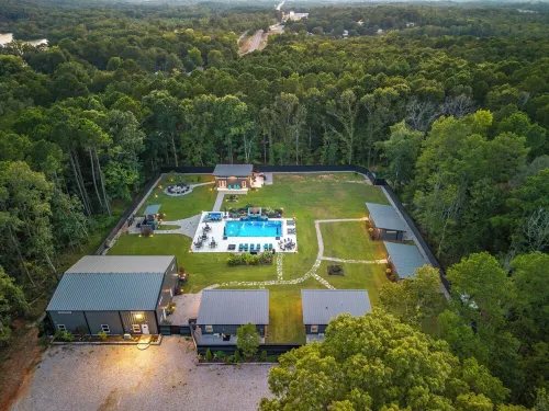 Boutique Resort for Grown-Ups – Hot Tub, Fire Pit, and Chill Vibes- Home 3