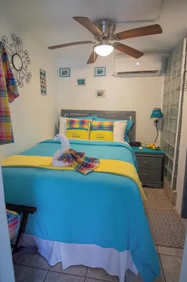 Cliff Hang’R is your private oasis. Where you can relax and enjoy nature Hotels in West End