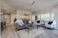 GORGEOUS MOUNTAIN  VIEWS FROM EVERY WINDOW AND DOG FRIENDLY, TOO Hotels in Oro Valley