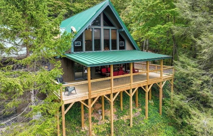 Robbinsville Vacation Rental w/ Covered Balcony