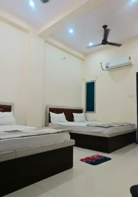 Hotel Narayan Palace = 納拉揚宮飯店 Khatu Shyam Ji Mandir ( Khatoo Shyam Ji )附近的飯店