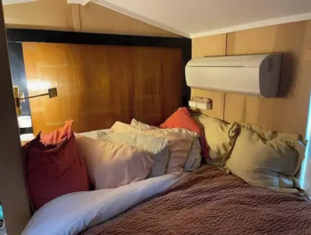 TINY FULL Bdrm/Bthrm PRIVATE DRIVEWAY in BROOKLYN Отели рядом с достопримечательностью «Заказник Джамайка Бэй»