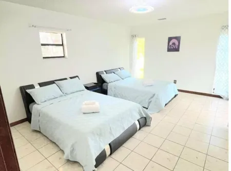 6 Beds / Pool / Grill / Billiards / Tampa