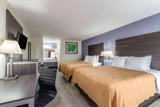 Quality Inn & Suites Canton