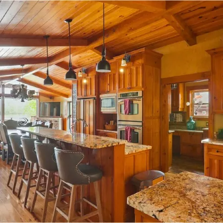 Hot Springs Lakeside Bar, Fire Pit, 3 King Beds, 3.5 Baths, Bunk Room Hoteles en Piney