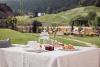 Castel Maurn Dolomites Hotel a Issengo