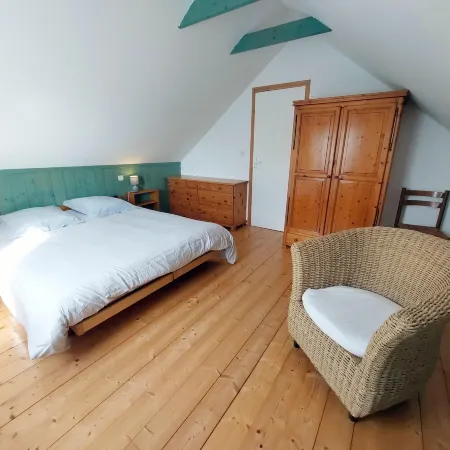 Holiday Home in Cléder near Amiets Beach Отели в г. Кледе