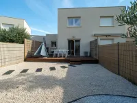 Sunny Villa Retreat by the Sea - Villa