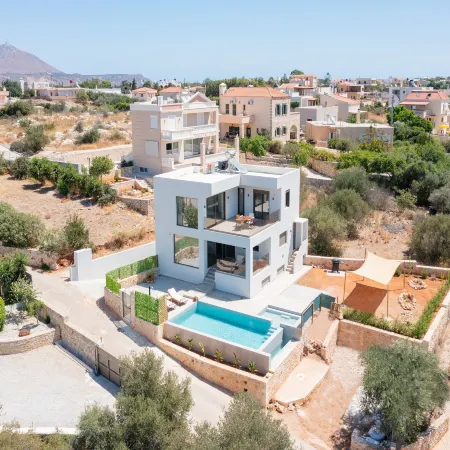 Villa in Sternes with Pool & Mountain Views