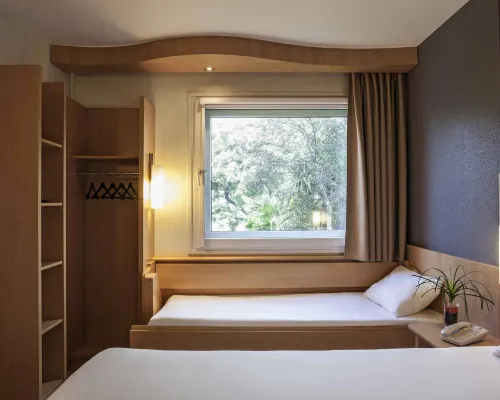 Ibis Barcelona Cornella Kamar Photos