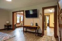 Charming 2-bedroom house in rural Sigel Pa close to state parks