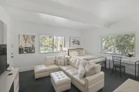 Santa Barbara Luxury Beach Getaways - Jacuzzi
