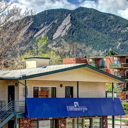 Boulder University Inn