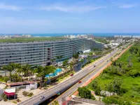Palacio Mundo Imperial Hotels near Acapulco International Airport