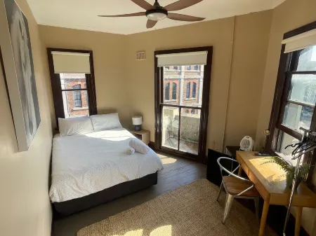 Glengarry Castle Hotel Отели рядом с достопримечательностью «PNR Lecture Theatre»