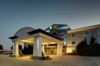 Holiday Inn Express & Suites VERNON COLLEGE AREA (HWY 287) by IHG
