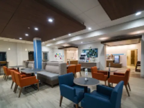 Holiday Inn Express & Suites SOUTHAVEN CENTRAL - MEMPHIS by IHG Hotels in Southaven