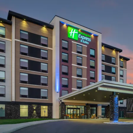 Holiday Inn Express & Suites MONCTON by IHG Отели в г. Монктон