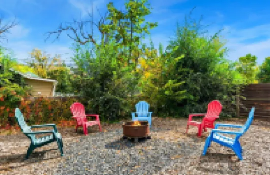 Inviting Bungalow Next to Unc - Free Cruiser Bikes!